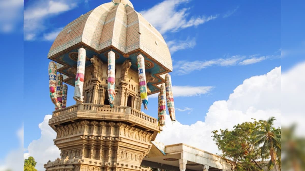 ஆழித்தேர் அளவில் வடிவமைக்கப்பட்ட தேர்.. புது பொலிவுடன் இன்று திறக்கப்படும் வள்ளுவர் கோட்டம்!