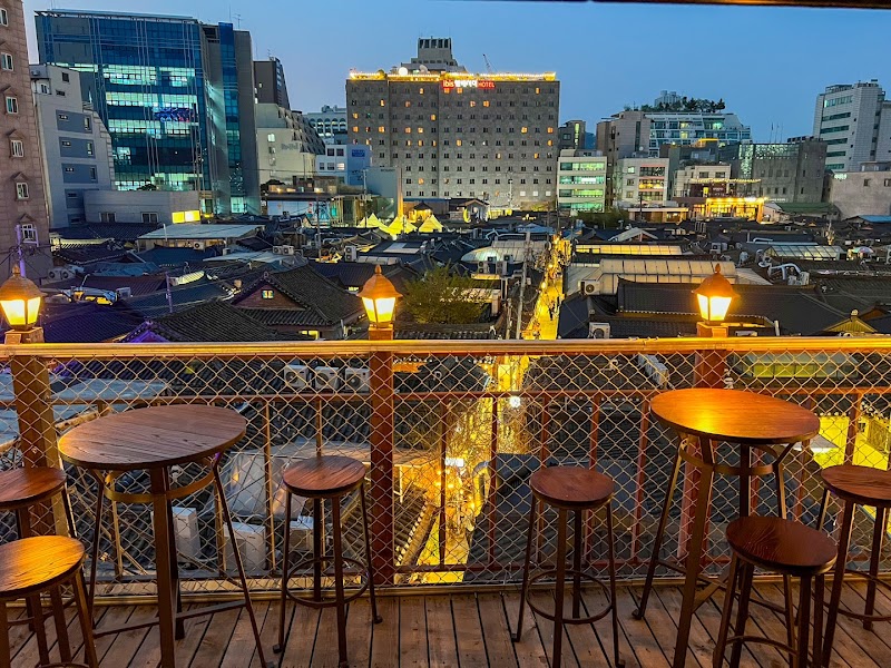 Ghiwon22: Bar Speakeasy dengan Sentuhan Tradisional Korea di Jantung Myeong-dong