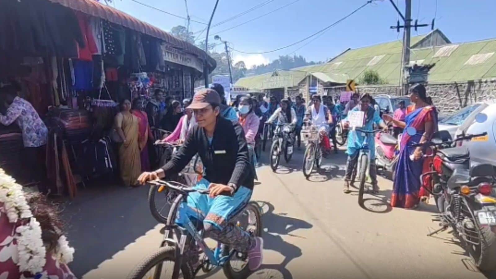 போதை பொருட்கள் இல்லாத தமிழ்நாடு : கலைக்கல்லூரி மாணவிகள் சைக்கிள்  பேரணி | தமிழ்நாடு செய்திகள் (Tamil Nadu News)